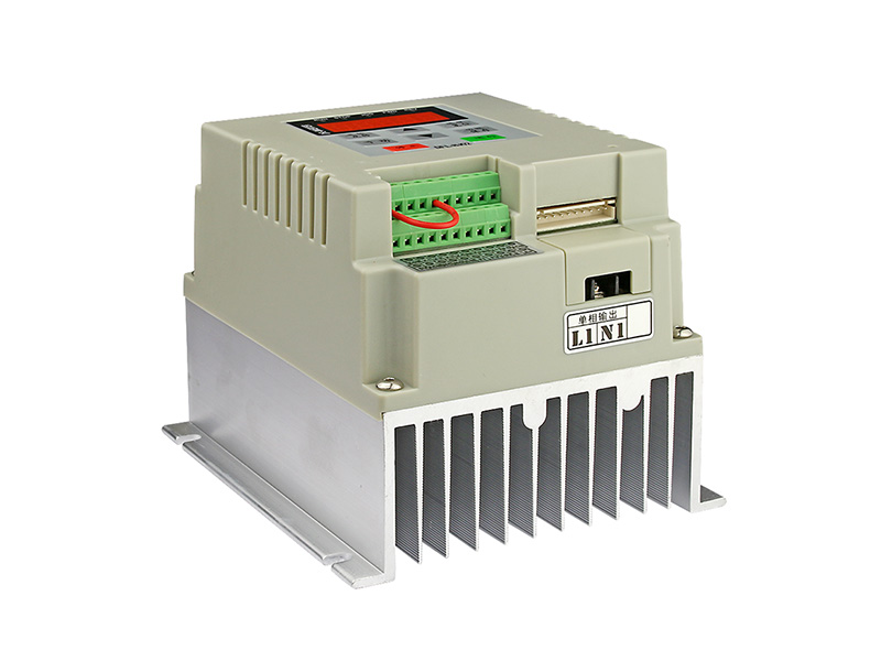 200N單相水泵變頻器，220V供水變頻器，恒壓供水變頻器